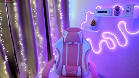 Emiliya online show from February 2025 02:18:01 AM