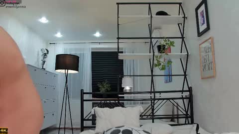 Emiljanna online show from January 2026 04:45:01 PM