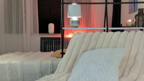 Emiljanna online show from May 2026 06:09:01 PM