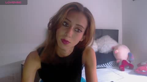 Snapshot of emilly_2004 chatting on February 2025 05:04:02 PM Emilly Gomez online show from February 2025 05:04:02 PM