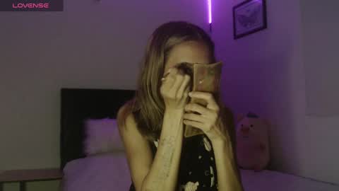 Snapshot of emilly_2004 chatting on February 2025 12:09:01 AM Emilly Gomez online show from February 2025 12:09:01 AM