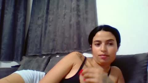 Snapshot of emilly_daniel chatting on November 2025 07:41:02 PM Emilly and Daniel online show from November 2025 07:41:02 PM