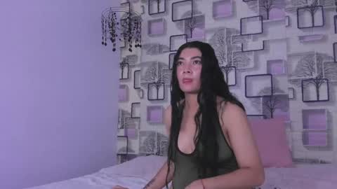 Snapshot of emilly_duque chatting on May 2026 03:35:02 AM Emilly online show from May 2026 03:35:02 AM