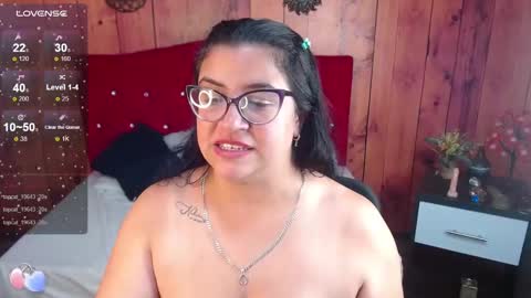 Snapshot of emilly_stones_ chatting on January 2025 08:48:02 PM emilly_stones_ online show from January 2025 08:48:02 PM