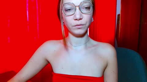 Emilly online show from February 2026 06:41:02 AM