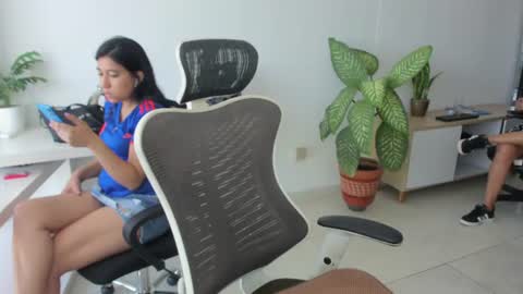 Snapshot of emillybrowm chatting on July 2026 02:01:02 PM Emilly online show from July 2026 02:01:02 PM