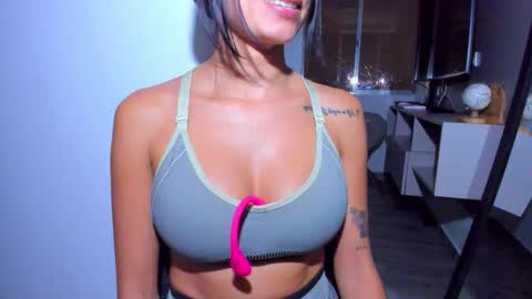 emilly online show from February 2026 04:42:02 AM