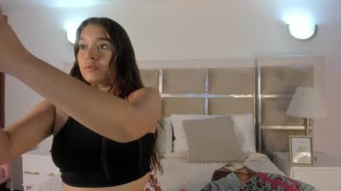 Snapshot of emily__harper_ chatting on May 2026 12:24:01 PM Emily online show from May 2026 12:24:01 PM