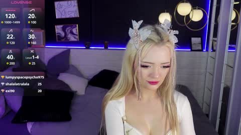 Emily online show from December 2024 08:00:01 PM