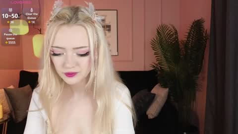 Emily online show from December 2024 01:41:01 PM