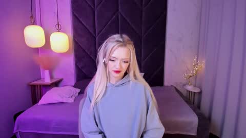 Emily online show from September 2025 03:30:02 AM