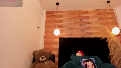 emily_brown04 online show from November 2025 01:24:01 PM