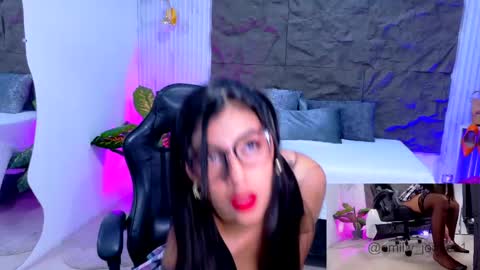 Snapshot of emily_jones3 chatting on May 2026 02:15:02 PM Emily online show from May 2026 02:15:02 PM
