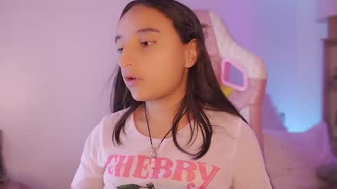 Snapshot of emily_jonexs_ chatting on June 2026 03:11:02 PM mily online show from June 2026 03:11:02 PM