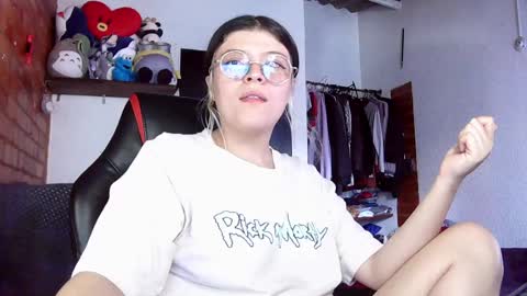 Julieta online show from February 2025 04:14:02 PM