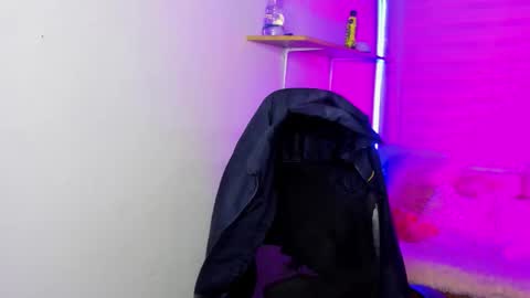 emily_lindey online show from November 2025 03:27:02 AM