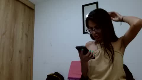 Snapshot of emily_loperaa chatting on June 2026 04:10:02 AM Emily online show from June 2026 04:10:02 AM