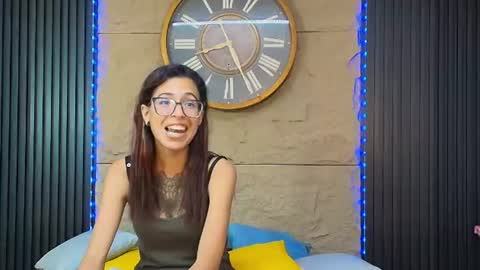 Snapshot of emily_loperaa chatting on June 2026 12:00:01 AM Emily online show from June 2026 12:00:01 AM