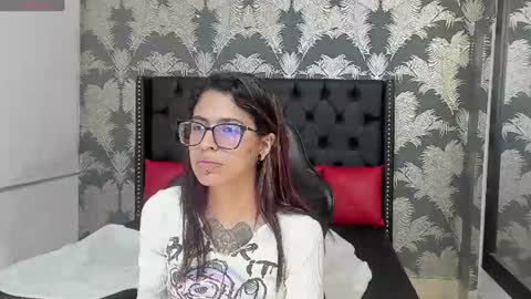 Snapshot of emily_loperaa chatting on June 2026 11:40:01 PM Emily online show from June 2026 11:40:01 PM