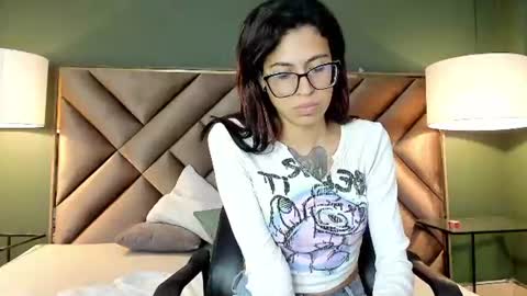 Snapshot of emily_loperaa chatting on June 2026 03:25:01 AM Emily online show from June 2026 03:25:01 AM
