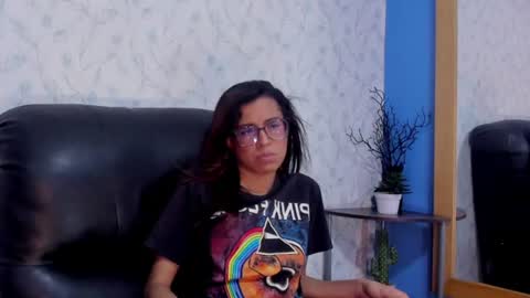 Snapshot of emily_loperaa chatting on July 2026 05:19:02 PM Emily online show from July 2026 05:19:02 PM