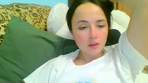 Snapshot of emily_morning_dew chatting on December 2024 03:11:02 PM emily_morning_dew online show from December 2024 03:11:02 PM