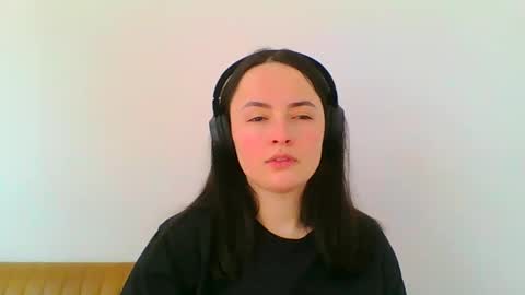 Snapshot of emily_morning_dew chatting on January 2025 12:18:01 PM emily_morning_dew online show from January 2025 12:18:01 PM