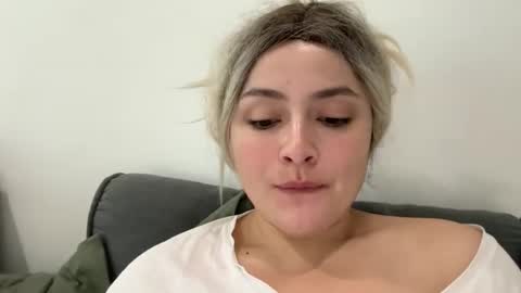 Snapshot of emily_morning_dew chatting on September 2025 05:40:01 AM emily_morning_dew online show from September 2025 05:40:01 AM