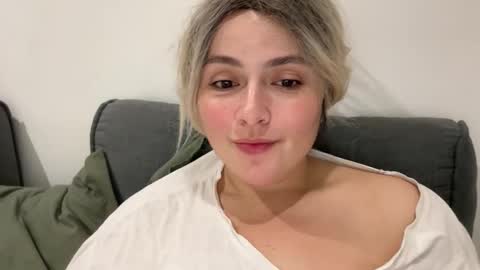 Snapshot of emily_morning_dew chatting on September 2025 08:52:02 PM emily_morning_dew online show from September 2025 08:52:02 PM