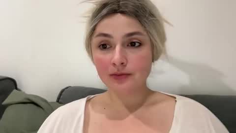 Snapshot of emily_morning_dew chatting on September 2025 08:31:01 PM emily_morning_dew online show from September 2025 08:31:01 PM