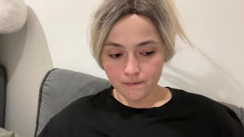Snapshot of emily_morning_dew chatting on September 2025 08:31:01 PM emily_morning_dew online show from September 2025 08:31:01 PM
