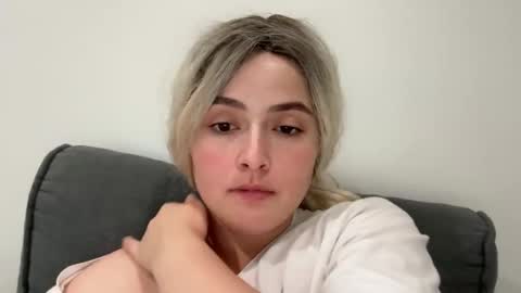 Snapshot of emily_morning_dew chatting on September 2025 02:31:02 PM emily_morning_dew online show from September 2025 02:31:02 PM