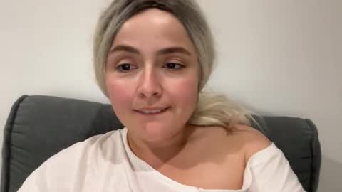 Snapshot of emily_morning_dew chatting on September 2025 07:50:01 PM emily_morning_dew online show from September 2025 07:50:01 PM