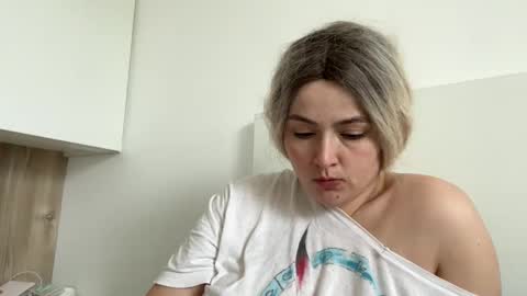 Snapshot of emily_morning_dew chatting on October 2025 10:54:02 AM emily_morning_dew online show from October 2025 10:54:02 AM