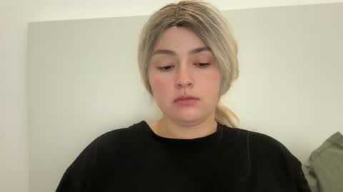 Snapshot of emily_morning_dew chatting on October 2025 06:02:02 AM emily_morning_dew online show from October 2025 06:02:02 AM
