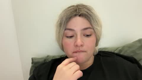 Snapshot of emily_morning_dew chatting on October 2025 06:35:02 AM emily_morning_dew online show from October 2025 06:35:02 AM