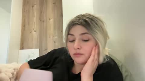 Snapshot of emily_morning_dew chatting on October 2025 02:41:01 PM emily_morning_dew online show from October 2025 02:41:01 PM