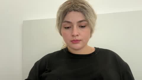 Snapshot of emily_morning_dew chatting on October 2025 09:32:01 AM emily_morning_dew online show from October 2025 09:32:01 AM
