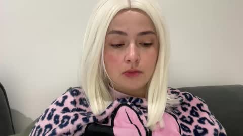 Snapshot of emily_morning_dew chatting on November 2025 06:01:01 AM emily_morning_dew online show from November 2025 06:01:01 AM