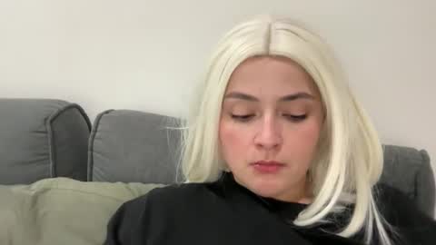 Snapshot of emily_morning_dew chatting on November 2025 01:11:02 PM emily_morning_dew online show from November 2025 01:11:02 PM