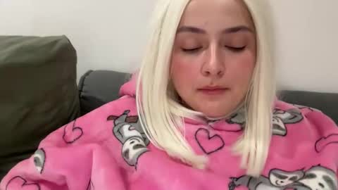 Snapshot of emily_morning_dew chatting on November 2025 07:03:01 PM emily_morning_dew online show from November 2025 07:03:01 PM