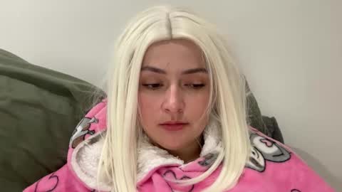 Snapshot of emily_morning_dew chatting on November 2025 12:22:02 PM emily_morning_dew online show from November 2025 12:22:02 PM