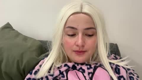 Snapshot of emily_morning_dew chatting on November 2025 06:29:02 AM emily_morning_dew online show from November 2025 06:29:02 AM