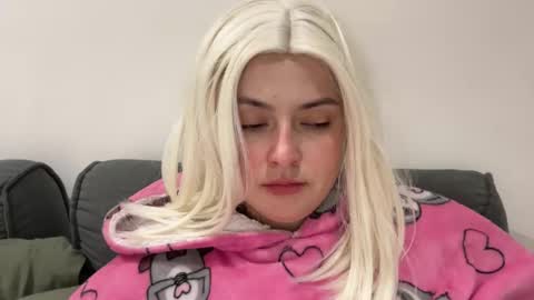 Snapshot of emily_morning_dew chatting on November 2025 10:43:02 PM emily_morning_dew online show from November 2025 10:43:02 PM