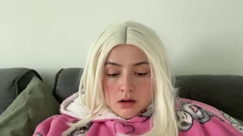 Snapshot of emily_morning_dew chatting on November 2025 10:49:02 AM emily_morning_dew online show from November 2025 10:49:02 AM