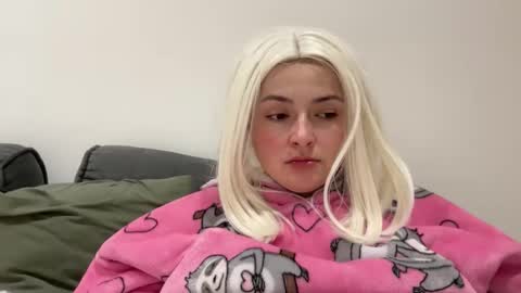 Snapshot of emily_morning_dew chatting on November 2025 09:39:01 PM emily_morning_dew online show from November 2025 09:39:01 PM