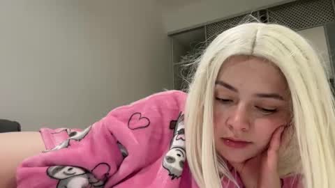 Snapshot of emily_morning_dew chatting on November 2025 12:20:01 PM emily_morning_dew online show from November 2025 12:20:01 PM