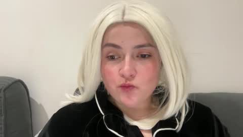 Snapshot of emily_morning_dew chatting on January 2026 06:22:02 PM emily_morning_dew online show from January 2026 06:22:02 PM