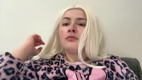 Snapshot of emily_morning_dew chatting on January 2026 08:16:01 AM emily_morning_dew online show from January 2026 08:16:01 AM