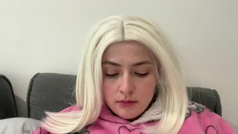 Snapshot of emily_morning_dew chatting on January 2026 12:32:02 PM emily_morning_dew online show from January 2026 12:32:02 PM